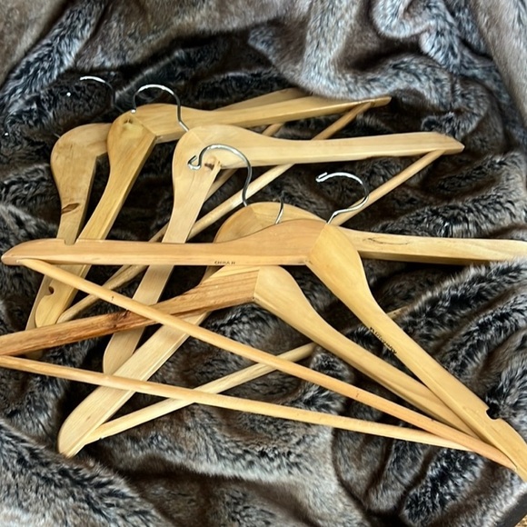 Wooden Hangers 6 - Picture 1 of 3